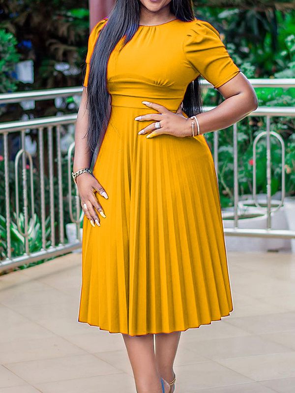 Robe midi plissée unie