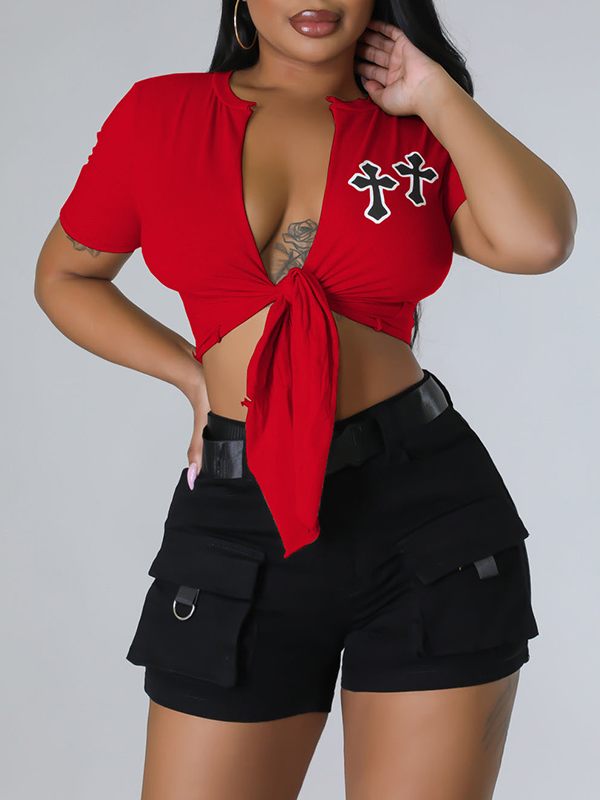 T-shirt noué sur le devant à double croix