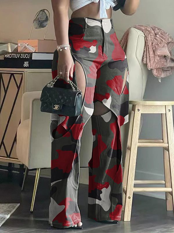 Pantalon à découpes camouflage