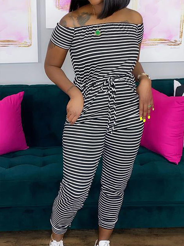 Gestreifter schulterfreier Jumpsuit