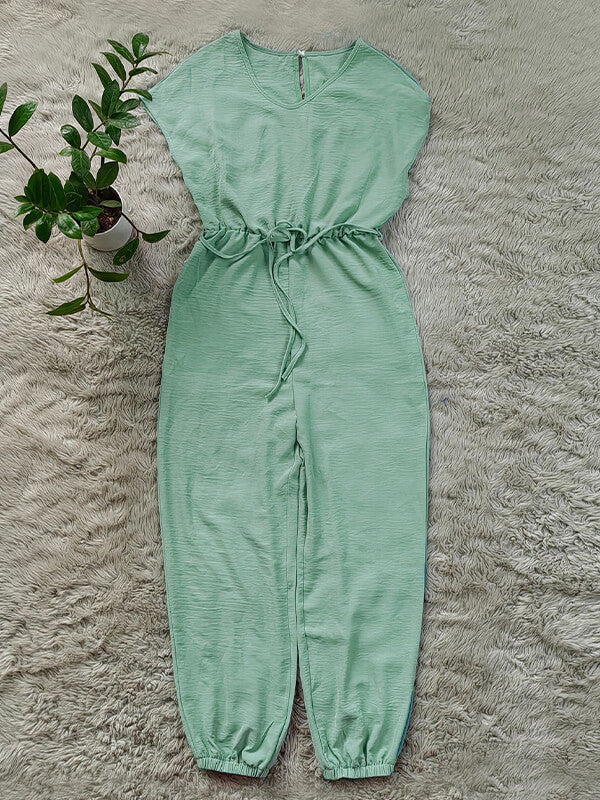 Einfarbiger Jumpsuit mit V-Ausschnitt und Bindeband