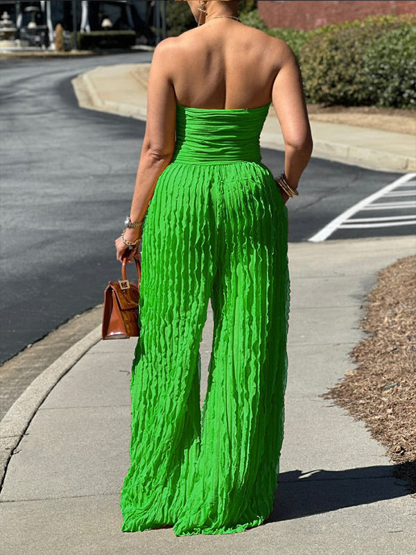 Trägerloser Jumpsuit mit Rüschen