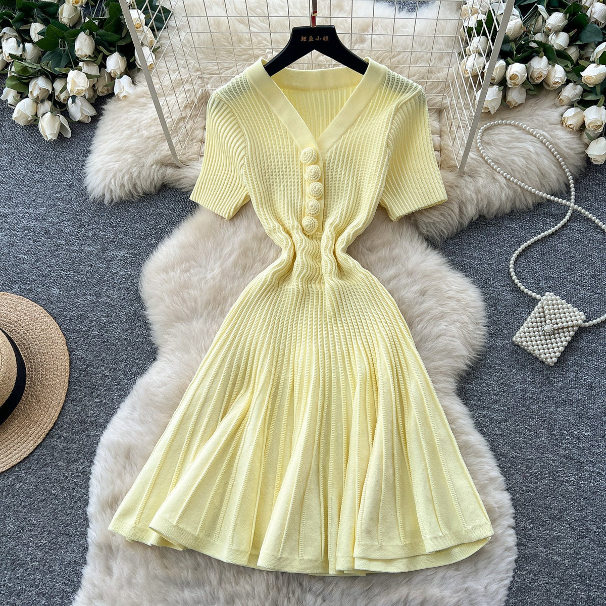 V-Neck Short Sleeve Knitted Dress for Casual Wear