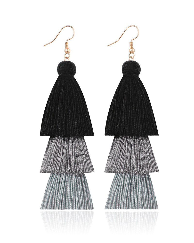 Tassel earrings Black color
