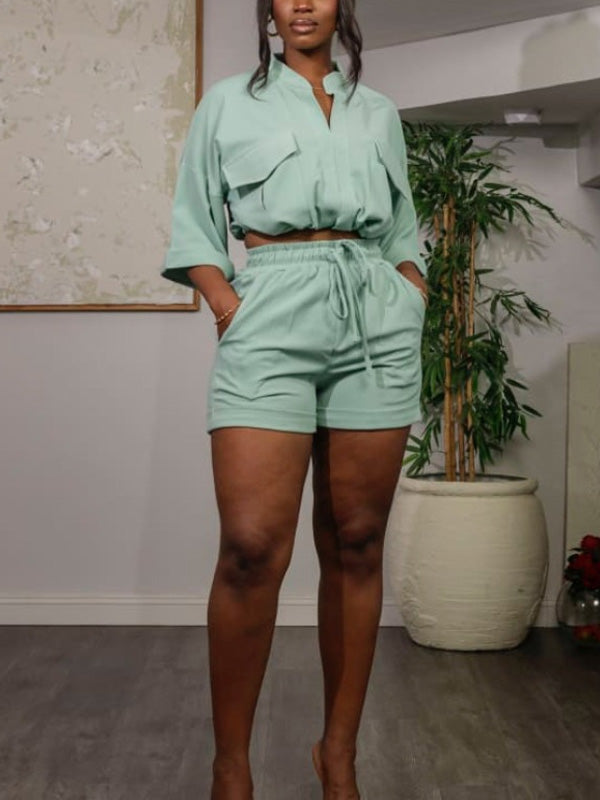 Ensemble haut et short à col en V uni