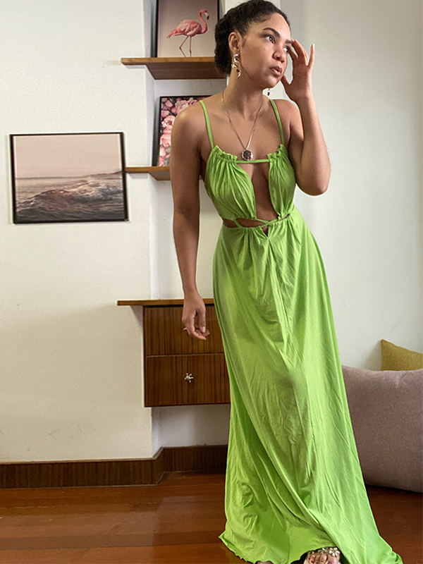 Einfarbiges Kleid mit Schnürung und Cut-Outs