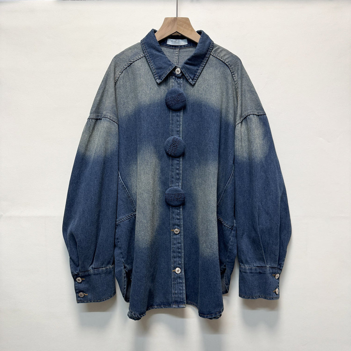 Turndown Collar Gradient Wash Long Sleeve Denim Shirt for Autumn & Winter
