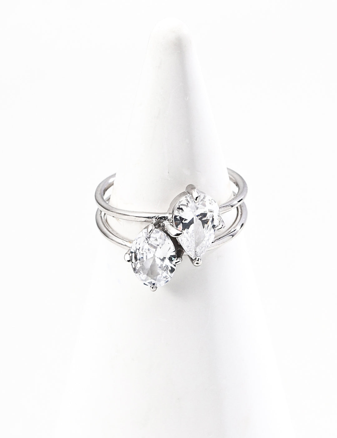 Heart to Heart Simple Zirconia Ring