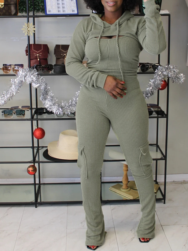Solides Set mit kurzem Hoodie und Cargo-Jumpsuit – Ausverkauf