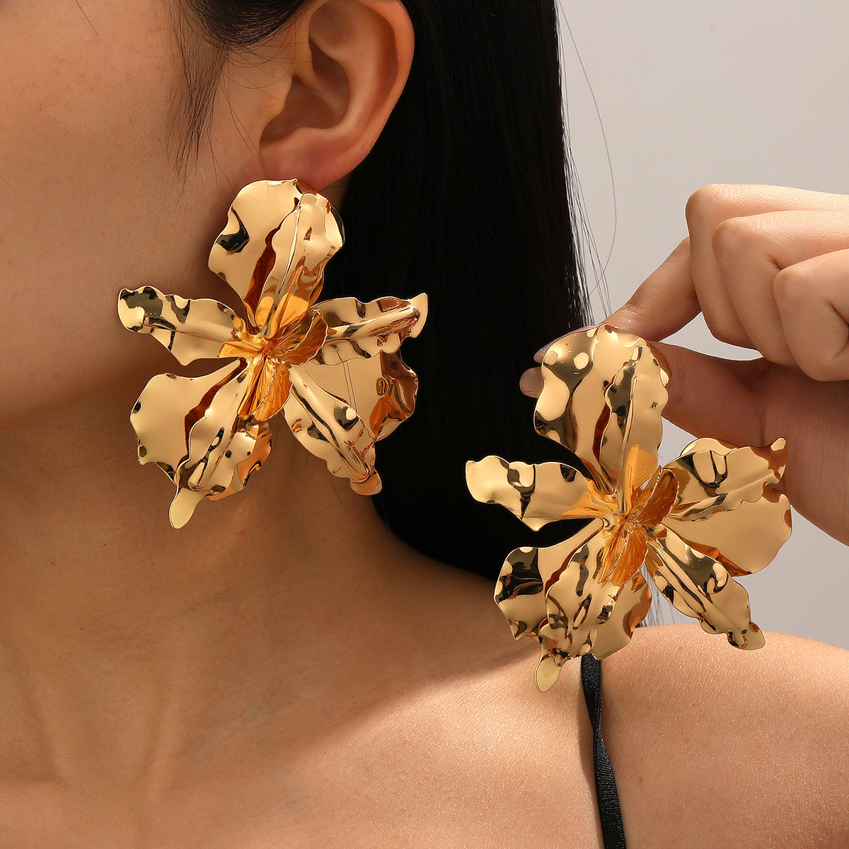 Fashionable Petal Earrings