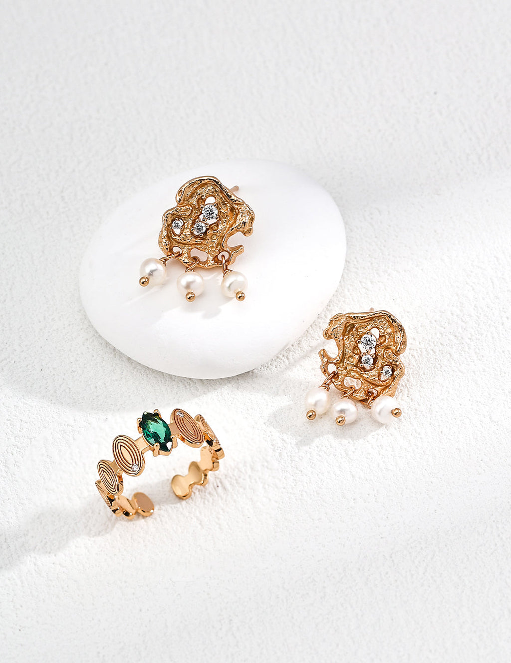 Vintage Natural Pearl Zirconia Earrings