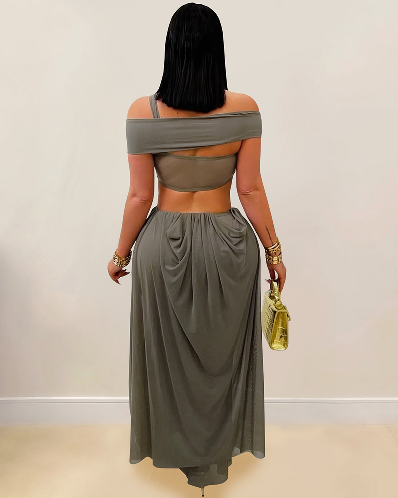 Motion in Mesh Dress