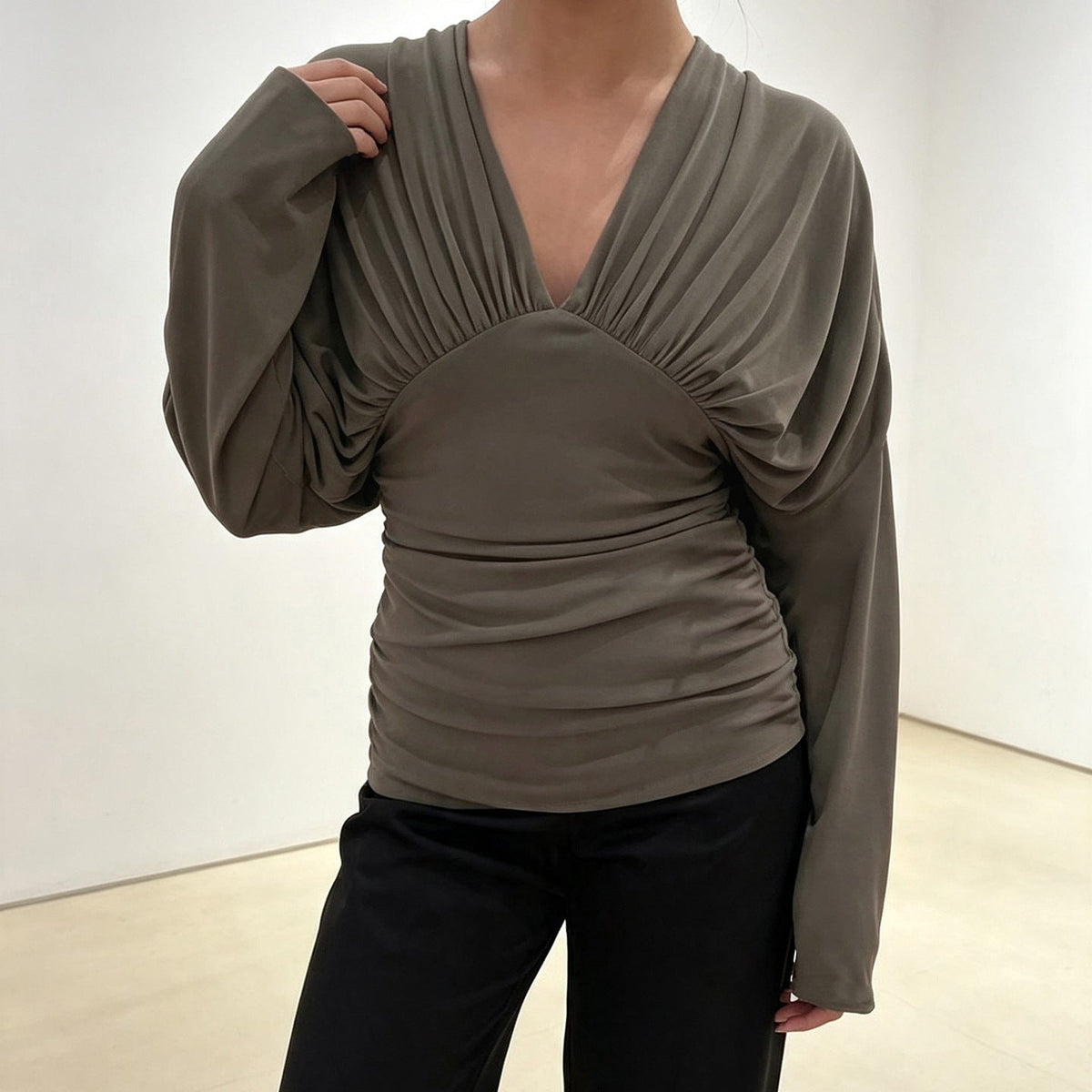 Deep V-Neck Long Sleeve Pleated Slim Waist Top for Evening Wear