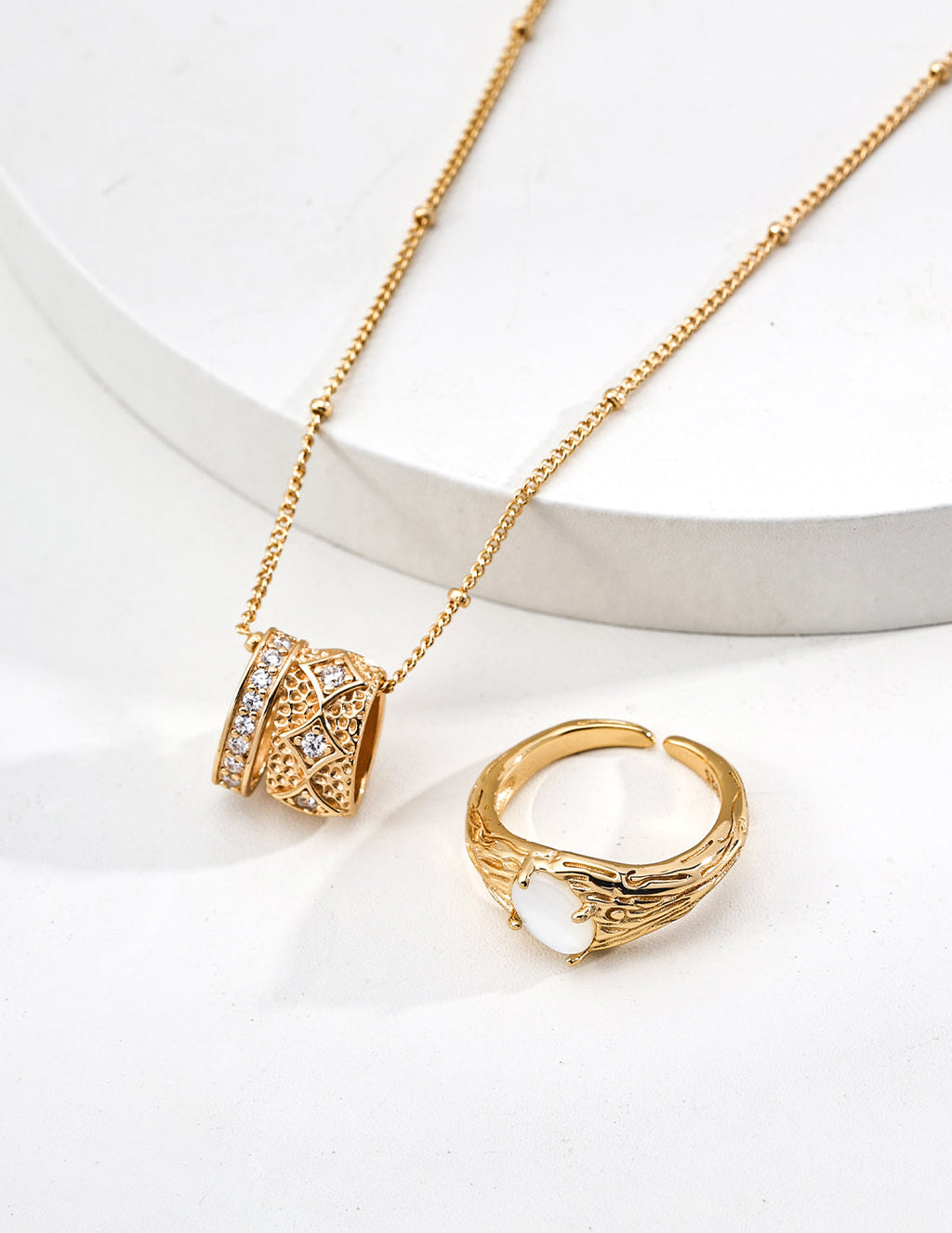 Vintage Star Zirconia Pendant Necklace