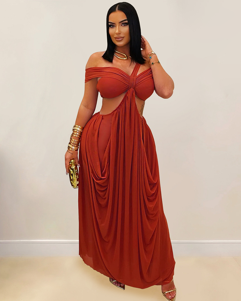 Motion in Mesh Dress