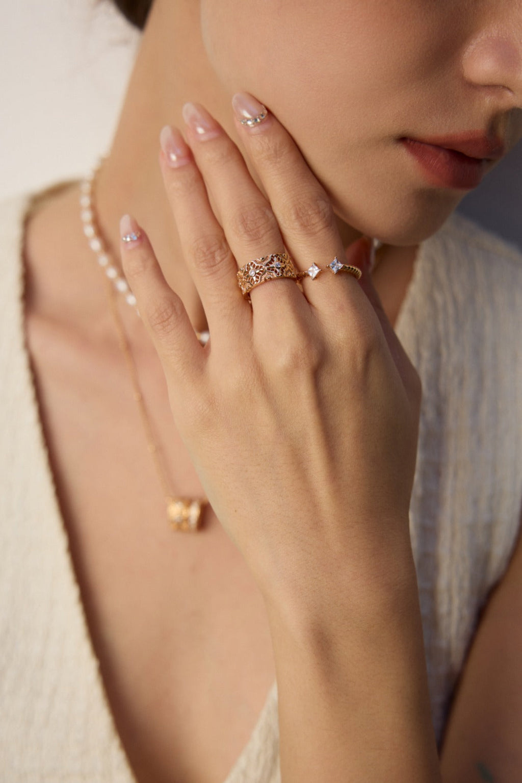 Vintage Design Zirconia Ring