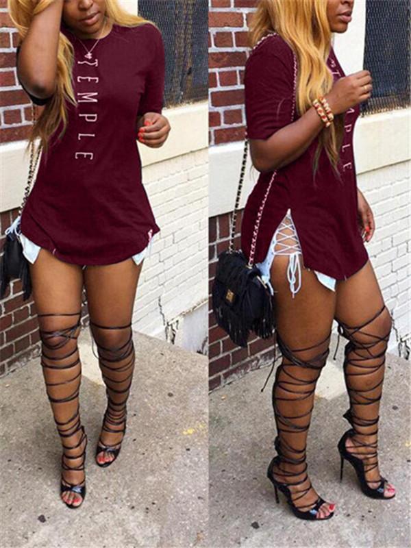 T-shirt à slogan fendu sur le côté