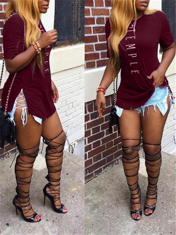 T-shirt à slogan fendu sur le côté