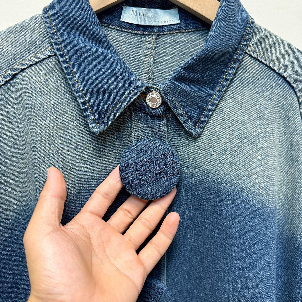 Turndown Collar Gradient Wash Long Sleeve Denim Shirt for Autumn & Winter
