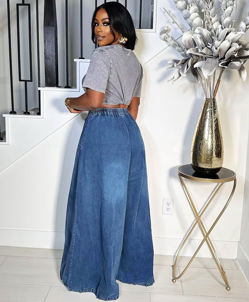 Elastic Waist Loose-Fit Jeans