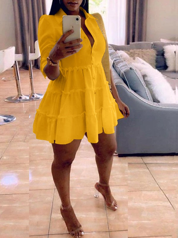 Einfarbiges Rüschenkleid mit Knopfleiste vorne