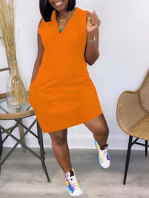 Einfarbiges ärmelloses Kleid mit V-Ausschnitt