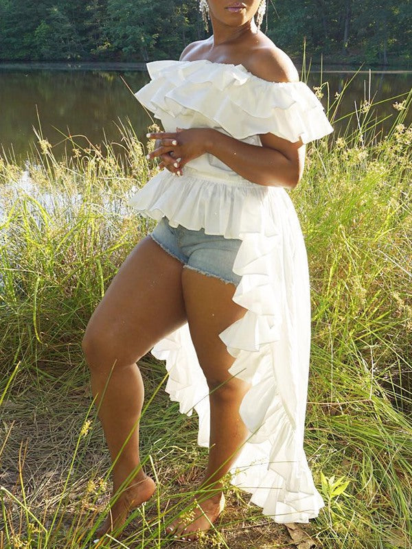 Haut tunique à volants et épaules dénudées