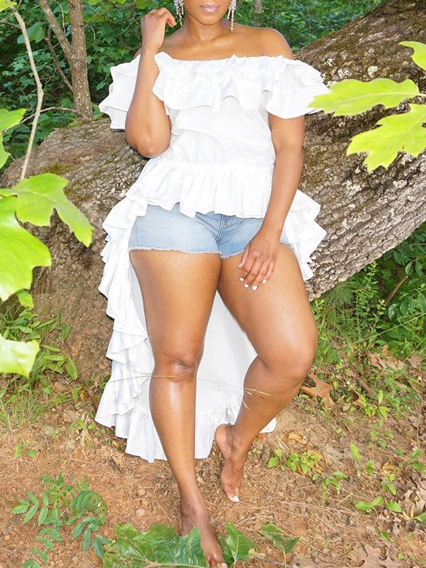 Haut tunique à volants et épaules dénudées