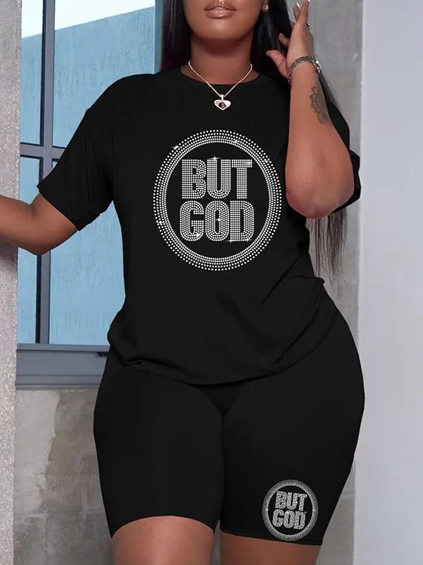 Ensemble t-shirt clouté et short de motard