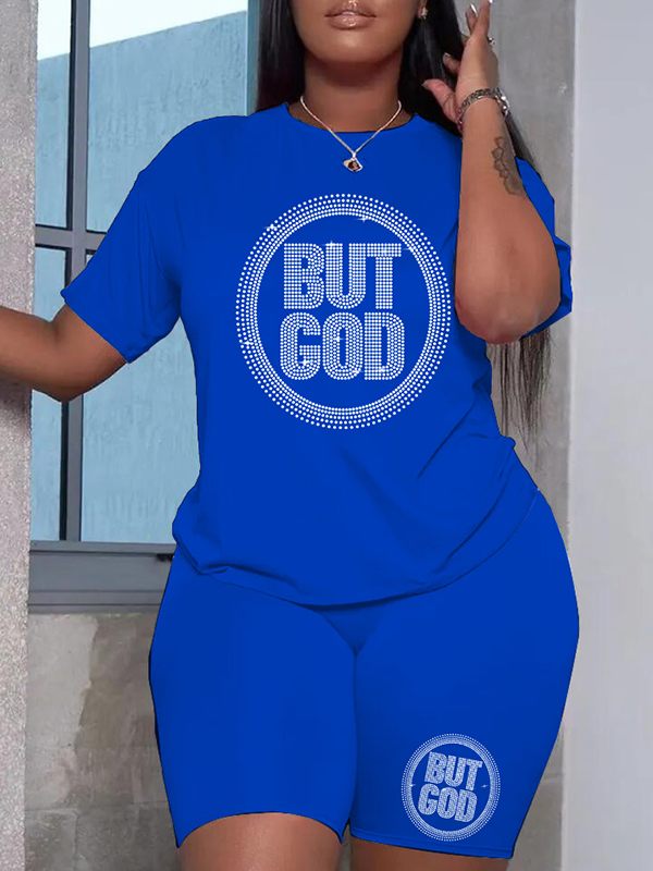 Ensemble t-shirt clouté et short de motard