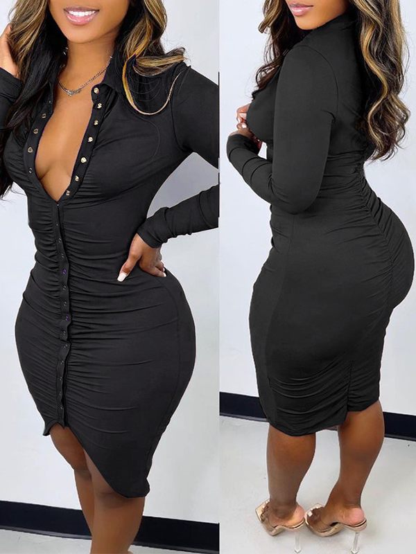 Robe froncée boutonnée sur le devant