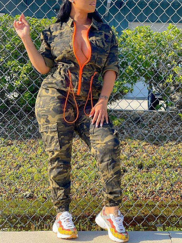 Jumpsuit mit Camouflage-Muster und Reißverschluss vorne