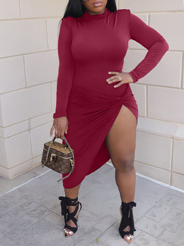 Solides Kleid mit gedrehtem Schlitz – Ausverkauf