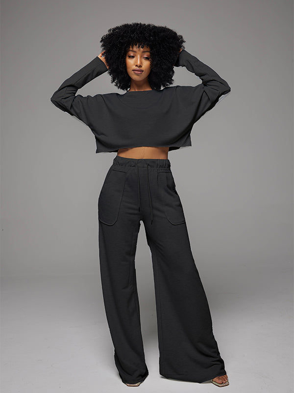 Set aus Sweatshirt mit offenem Schnitt und Hose mit weitem Bein
