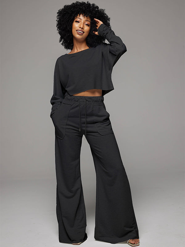 Set aus Sweatshirt mit offenem Schnitt und Hose mit weitem Bein