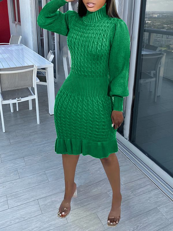 Rollkragen-Strickkleid mit Rüschen – Ausverkauf