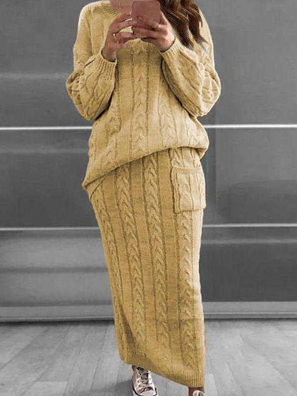 Ensemble pull et jupe en maille torsadée