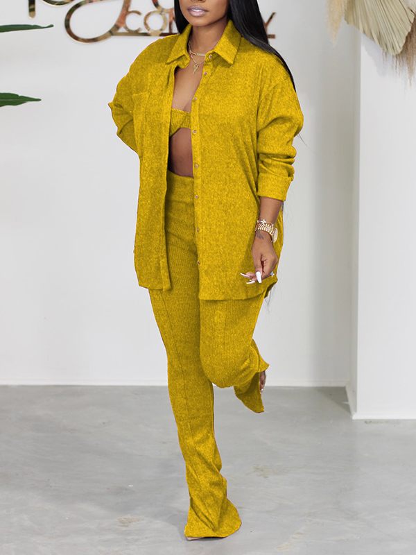 Ensemble trois pièces avec chemise en tricot