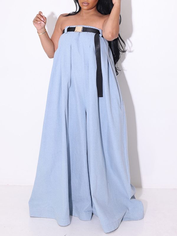 Trägerloser Jumpsuit mit Gürtel