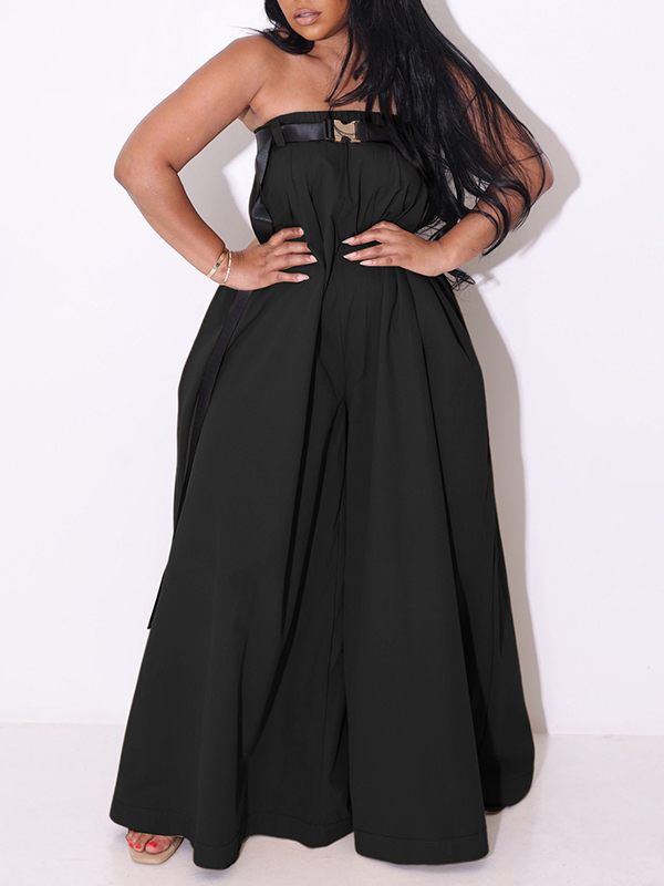 Trägerloser Jumpsuit mit Gürtel