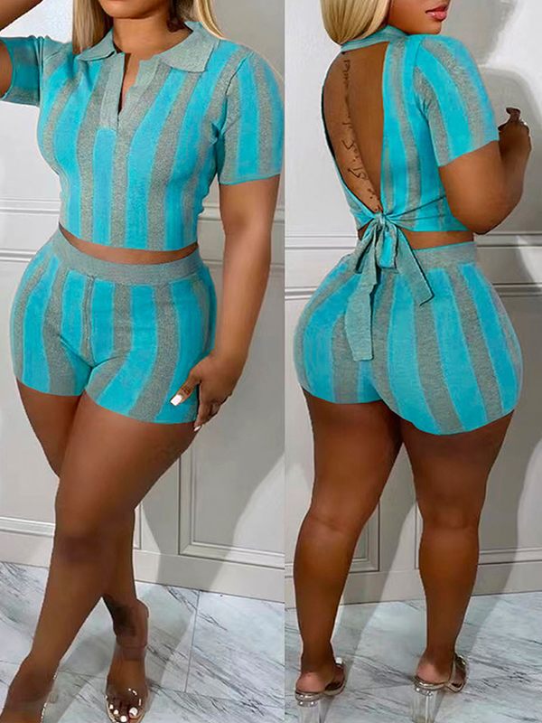 Ensemble haut et short à rayures noué dans le dos