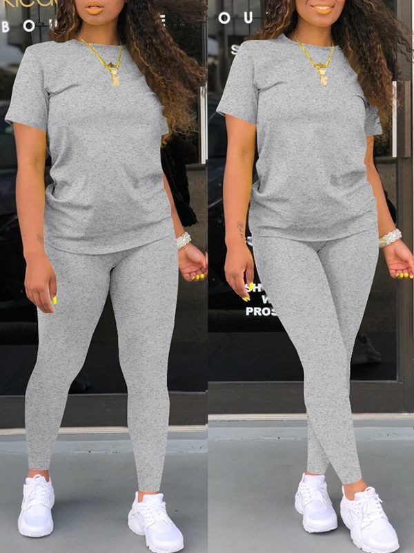 Indiebeautie – Einfarbiges T-Shirt- und Hosen-Set