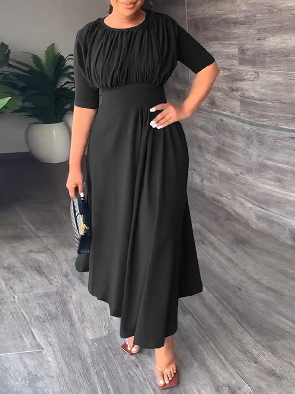 Einfarbiges Kleid mit Rüschen – Ausverkauf