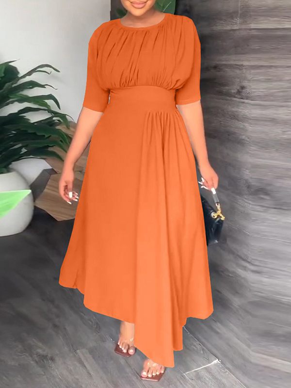 Einfarbiges Kleid mit Rüschen – Ausverkauf