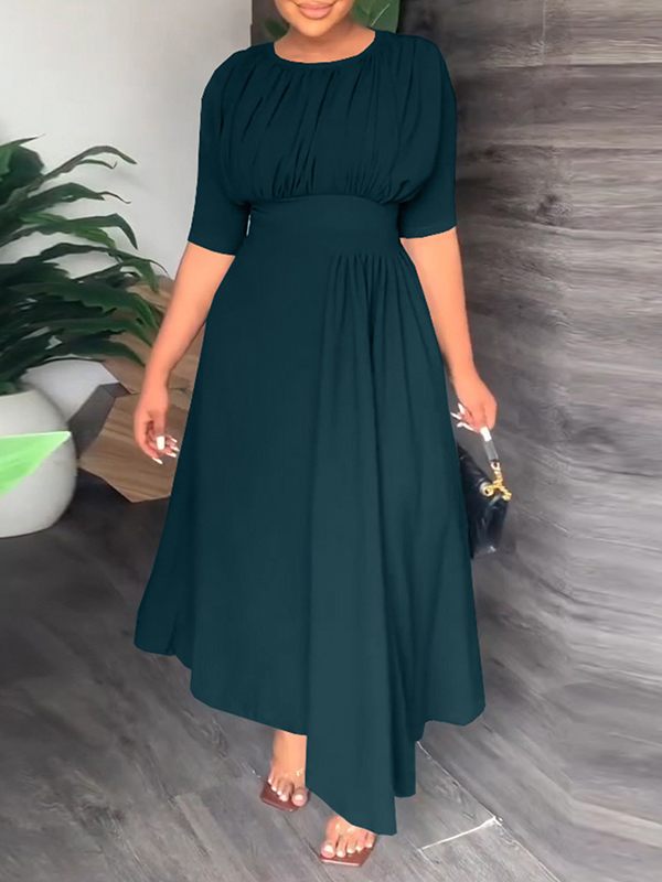 Einfarbiges Kleid mit Rüschen – Ausverkauf