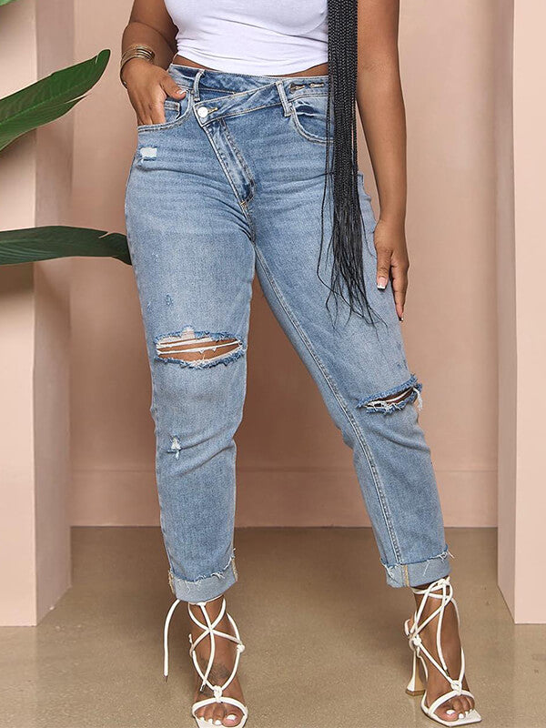 Indiebeautie – Asymmetrische Jeans mit Rissen