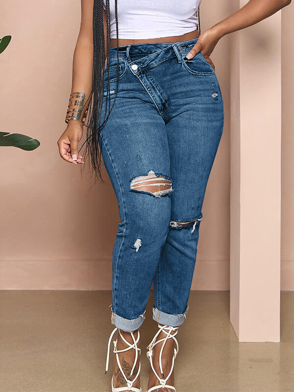 Indiebeautie – Asymmetrische Jeans mit Rissen