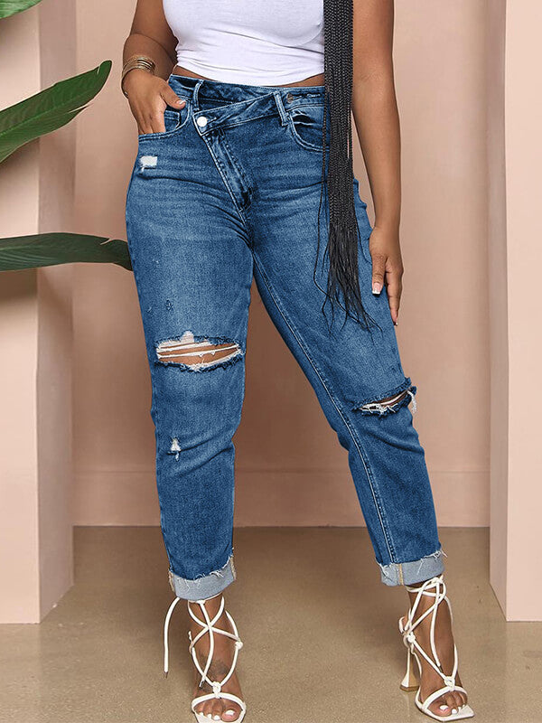 Indiebeautie – Asymmetrische Jeans mit Rissen