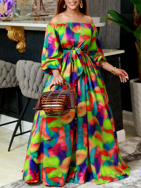 Bedrucktes, schulterfreies Kleid zum Binden