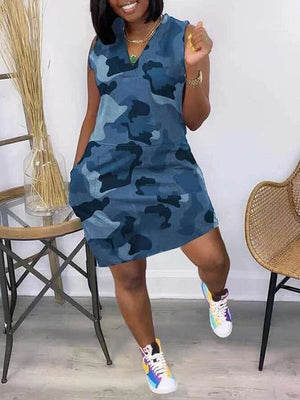 Ärmelloses Kleid mit V-Ausschnitt und Camouflage-Muster – Ausverkauf